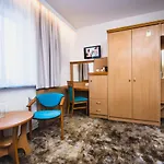 Gosciniec Pod Skrzycznem Guest house
