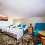 Gosciniec Pod Skrzycznem Maison d'hôtes 3*