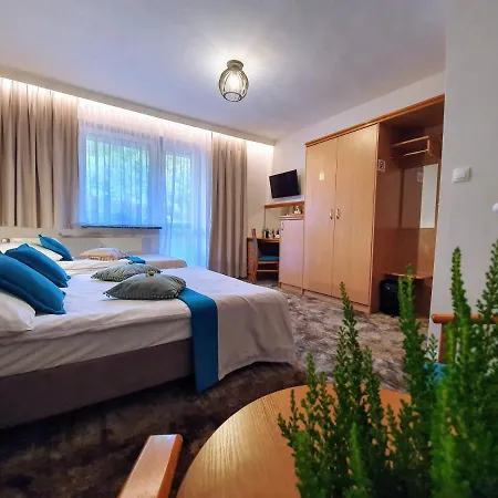 Gosciniec Pod Skrzycznem Guest house