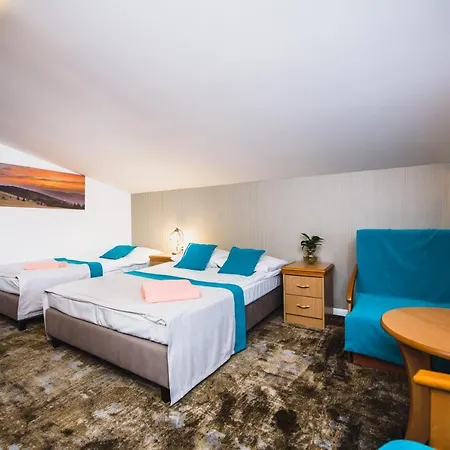 Gosciniec Pod Skrzycznem Guest house *