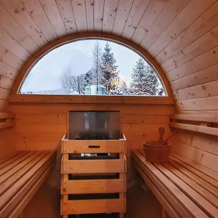 Gosciniec Pod Skrzycznem Guest house